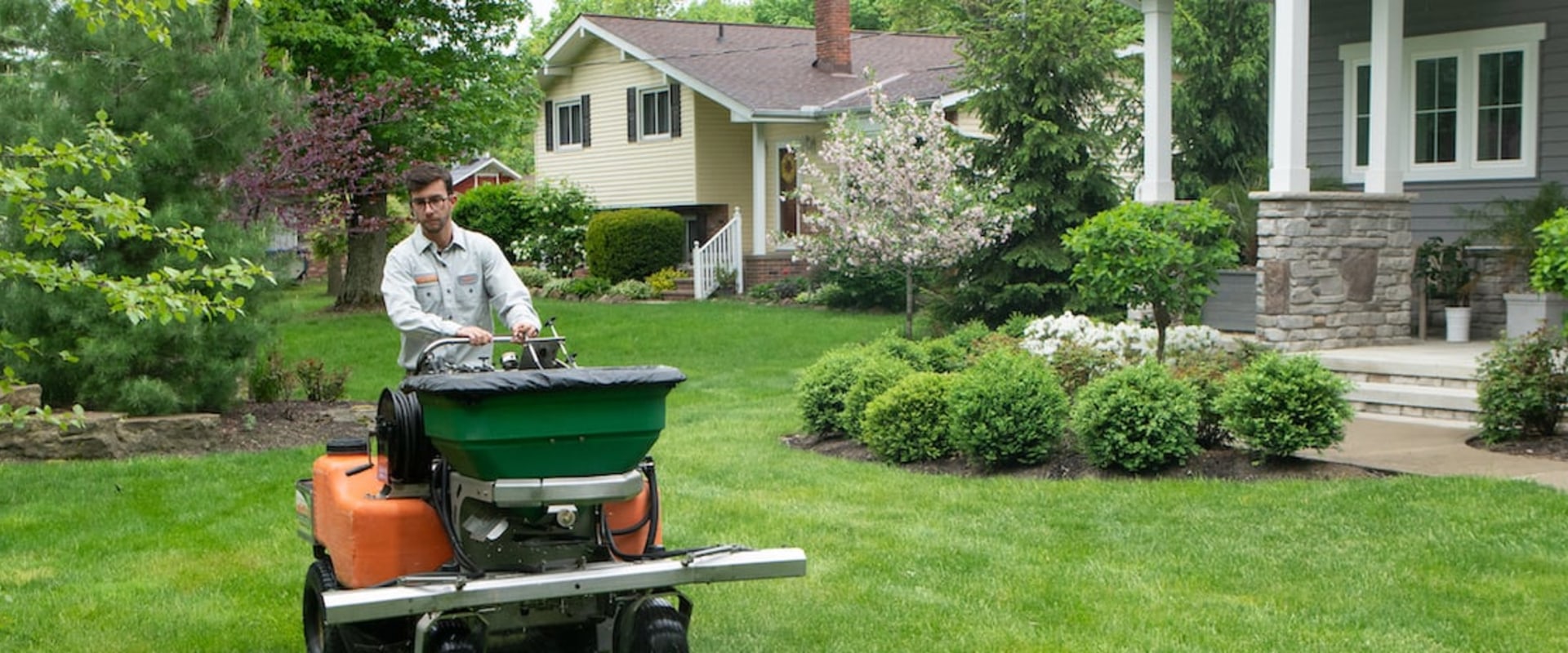 Lawn Fertilization for Large Properties with Help from Equipment Providers
